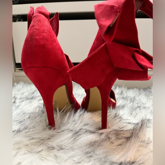Red Faux Leather Shoes with bow - Picture 6 of 16